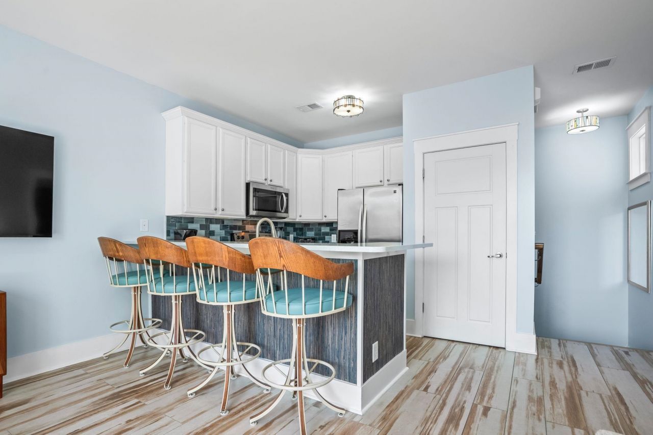 709 Madiera Dr. Photo 10