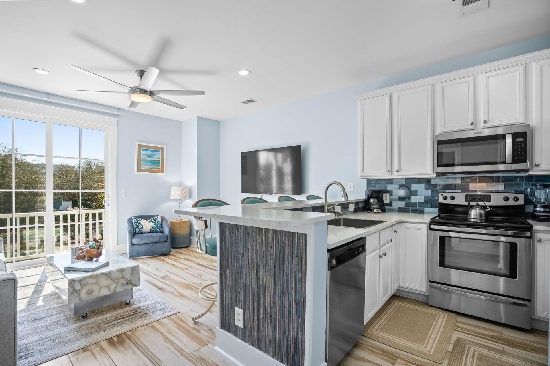 709 Madiera Dr. Photo 10