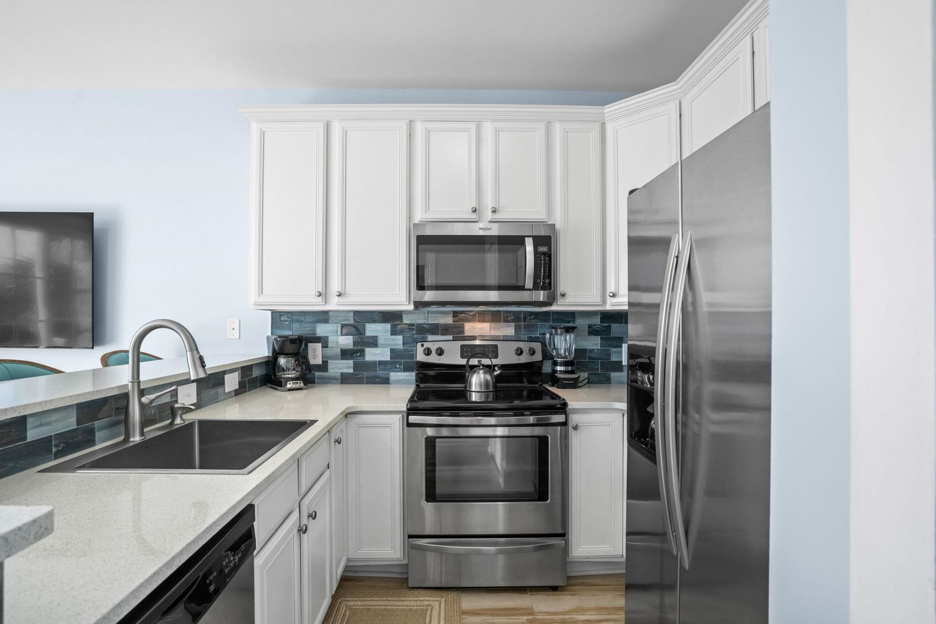 709 Madiera Dr. Photo 11