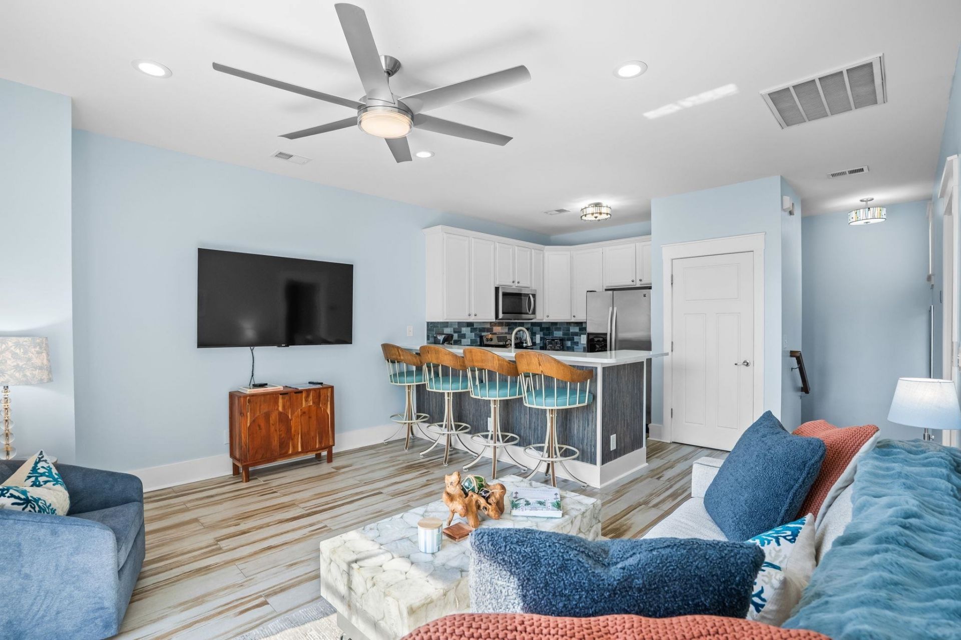 709 Madiera Dr. Photo 6