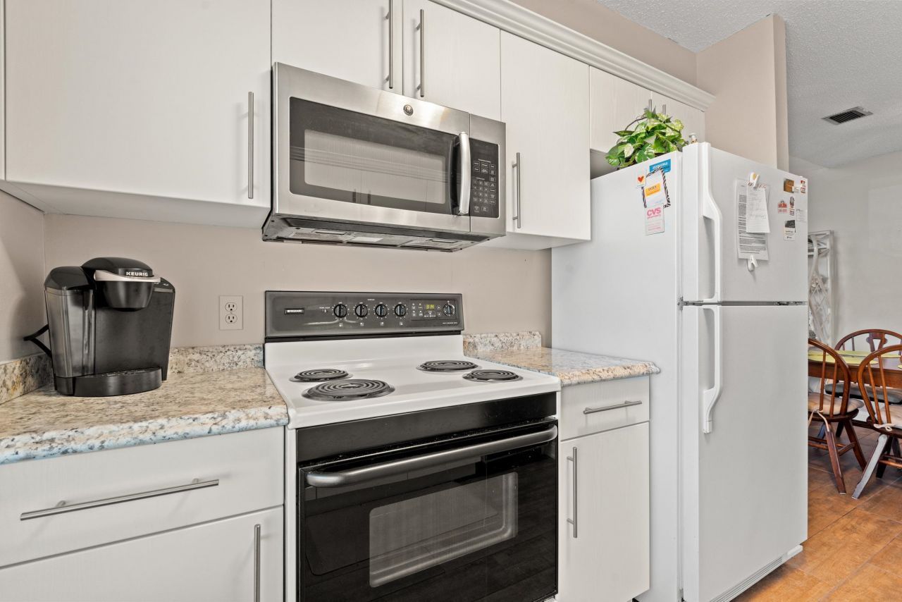 800 9th Ave. S Photo 11