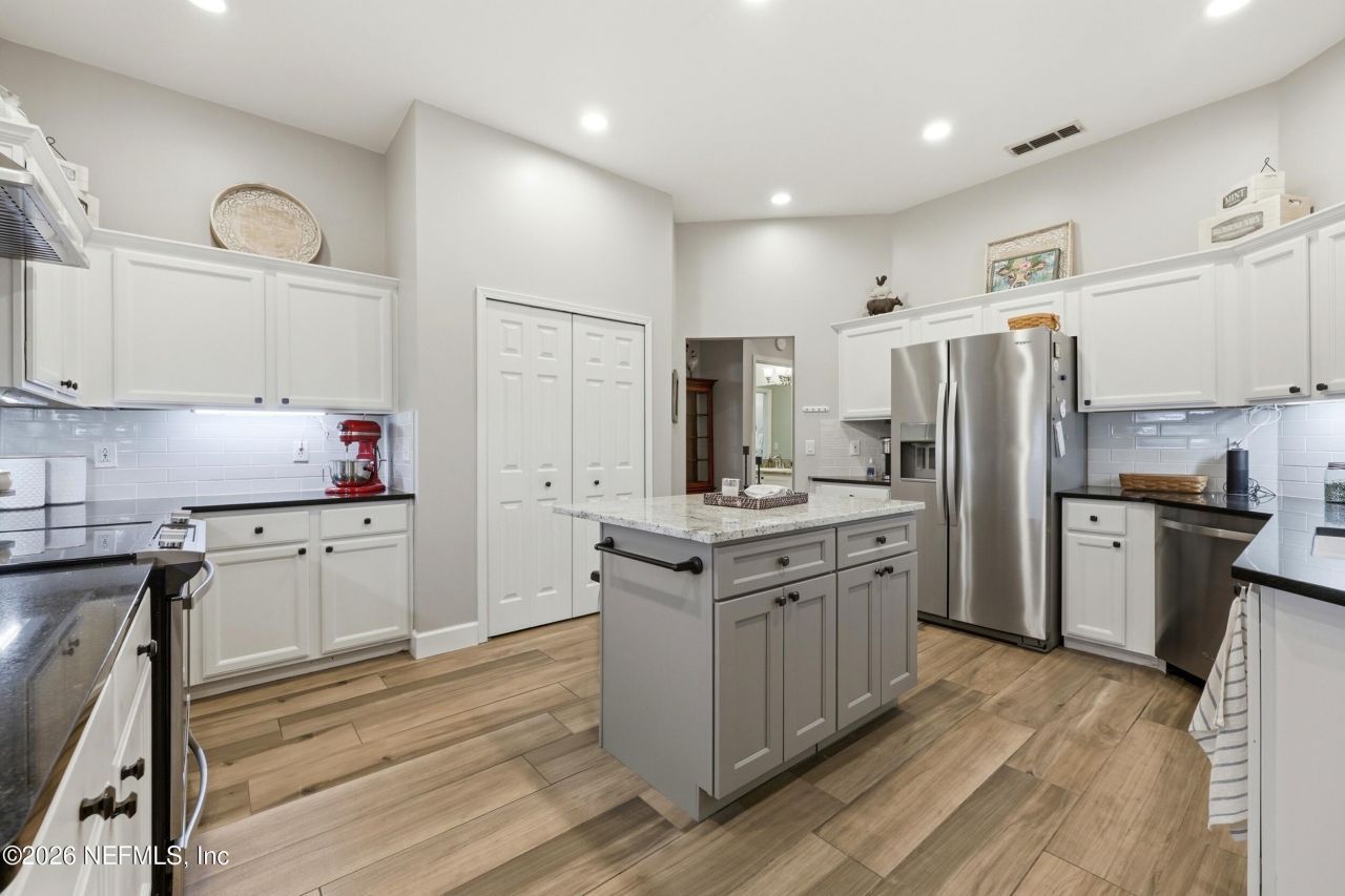 6911 Tonga Drive Drive, Jacksonville, FL 32216 Photo