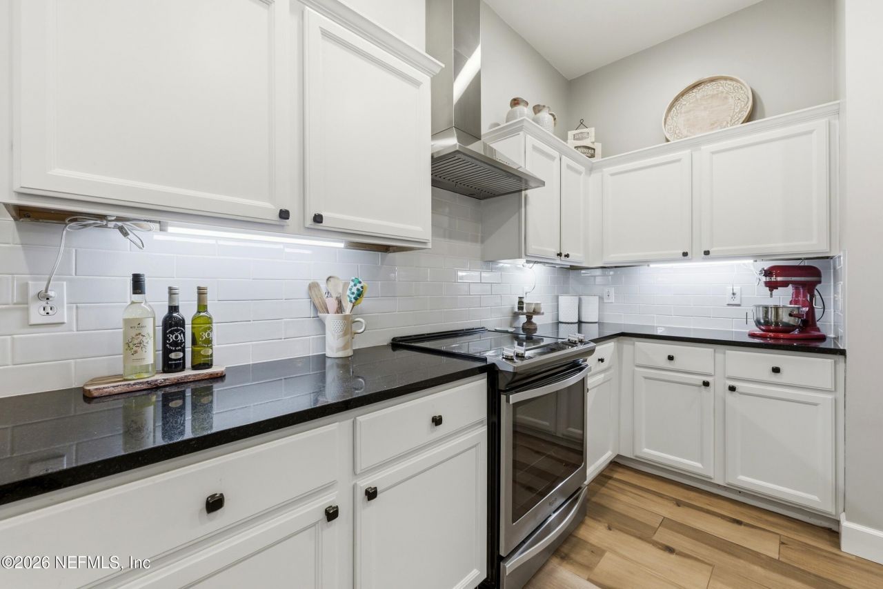 6911 Tonga Drive Drive, Jacksonville, FL 32216 Photo