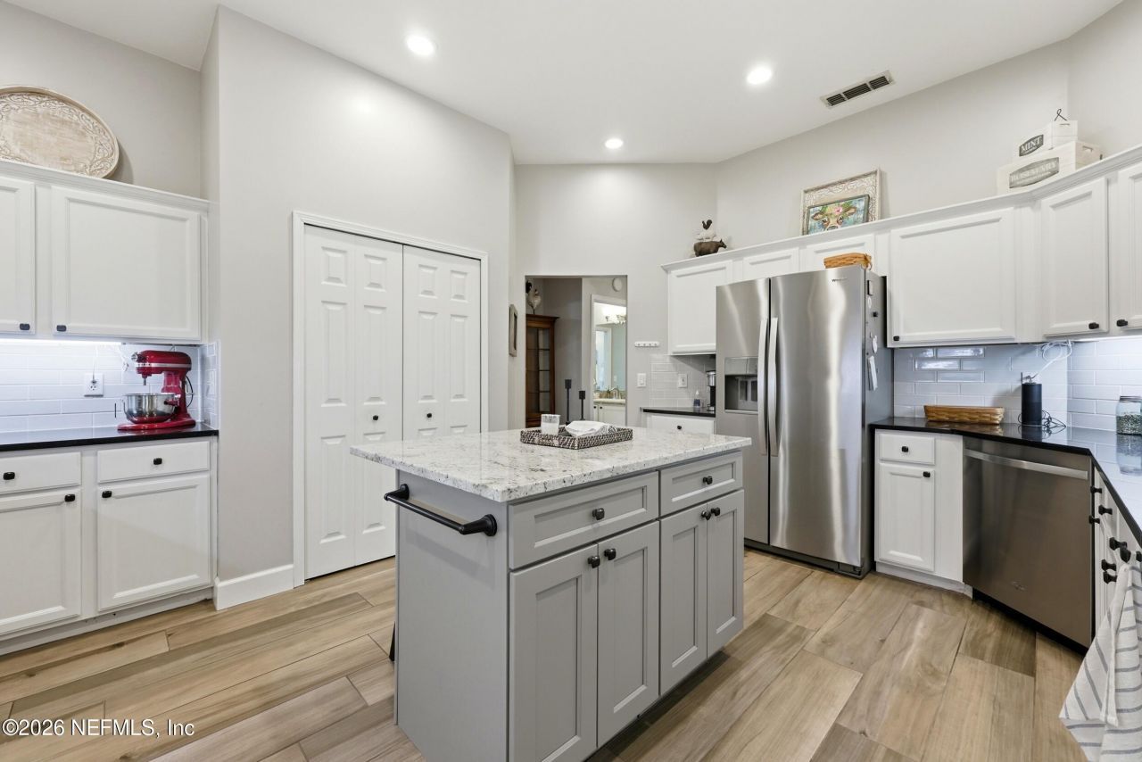 6911 Tonga Drive Drive, Jacksonville, FL 32216 Photo