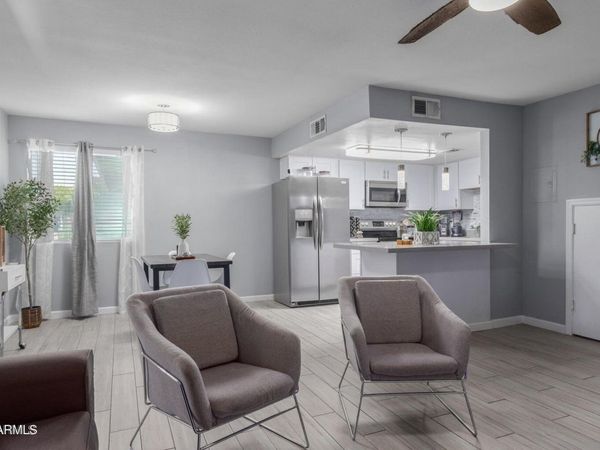 4759 E BELLEVIEW Street, Phoenix, AZ 85008