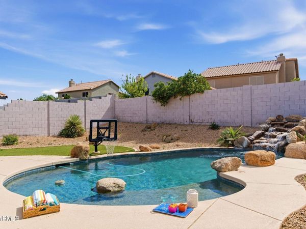 1723 E Blackhawk Drive E, Phoenix, AZ 85024