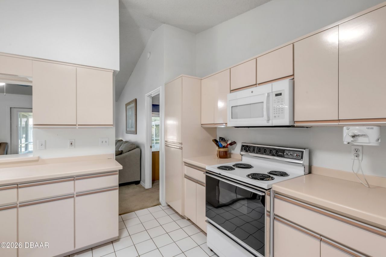 451 Palm Drive, New Smyrna Beach, FL 32168 Photo