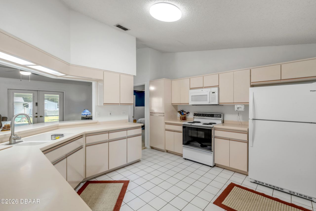 451 Palm Drive, New Smyrna Beach, FL 32168 Photo