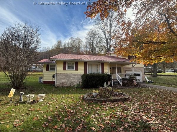5269 Hewett Circle, Hewett, WV 25108