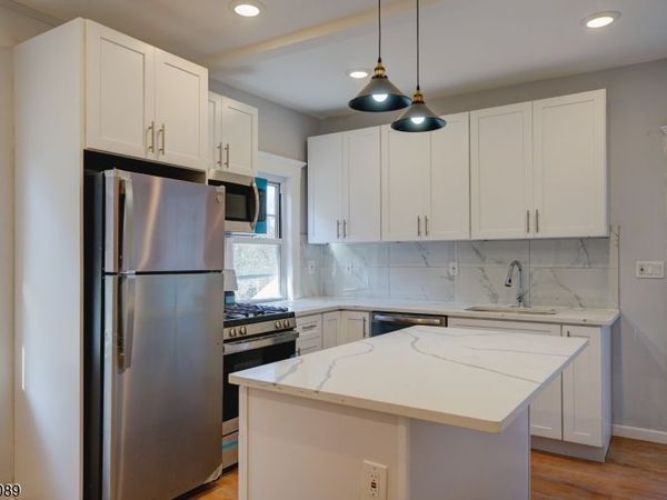 29 Walnut St, Unit 2, Summit, NJ 07901