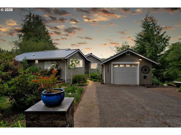 6027 VIEW LOOP, Florence, OR 97439