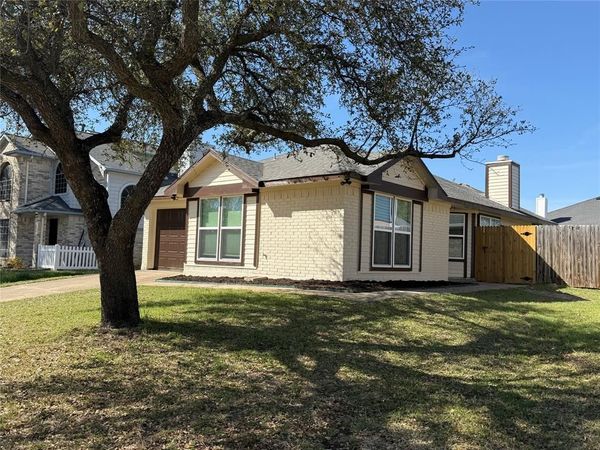 10228 Blue Bell Drive , Fort Worth, TX 76108