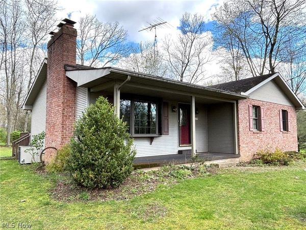 42900 Woodvale Lane, Columbiana, OH 44408