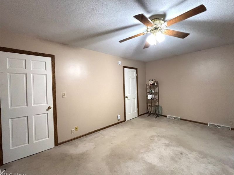 42900 Woodvale Lane, Columbiana, OH 44408 Photo 17