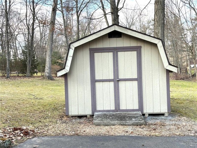 42900 Woodvale Lane, Columbiana, OH 44408 Photo 7