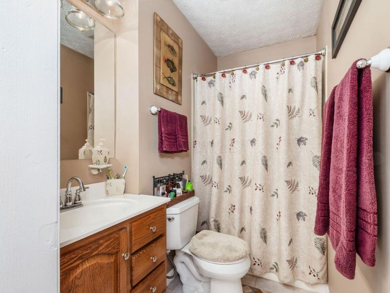 6049 Woodsboro Drive , Columbus, OH 43228 Photo 18