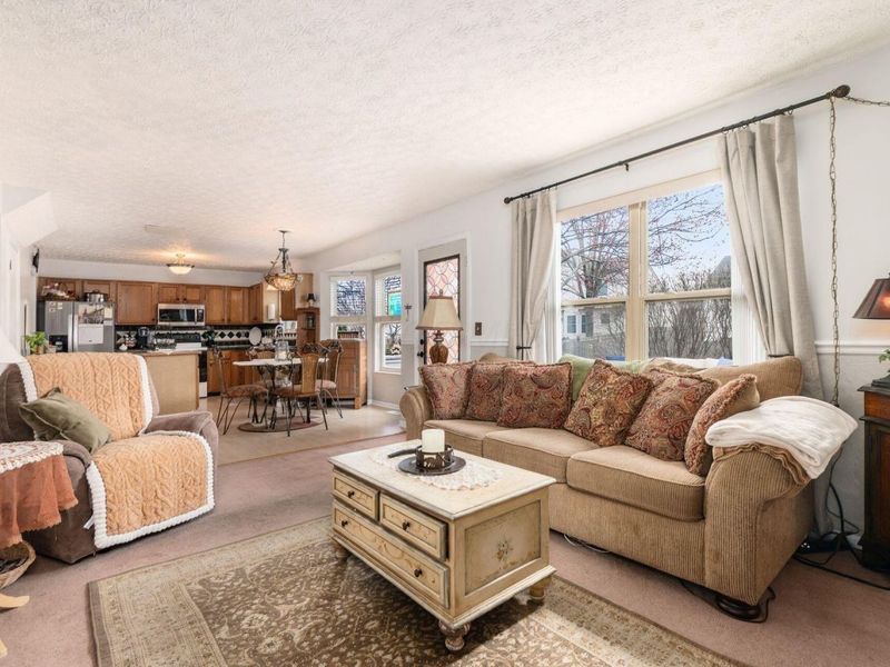 6049 Woodsboro Drive , Columbus, OH 43228 Photo 7