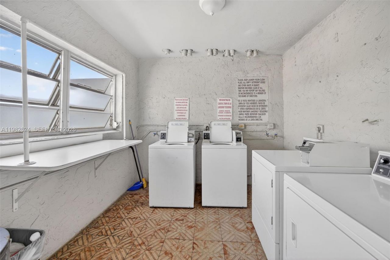 3181 SW 13th St , Unit 416, Miami, FL 33145 Photo