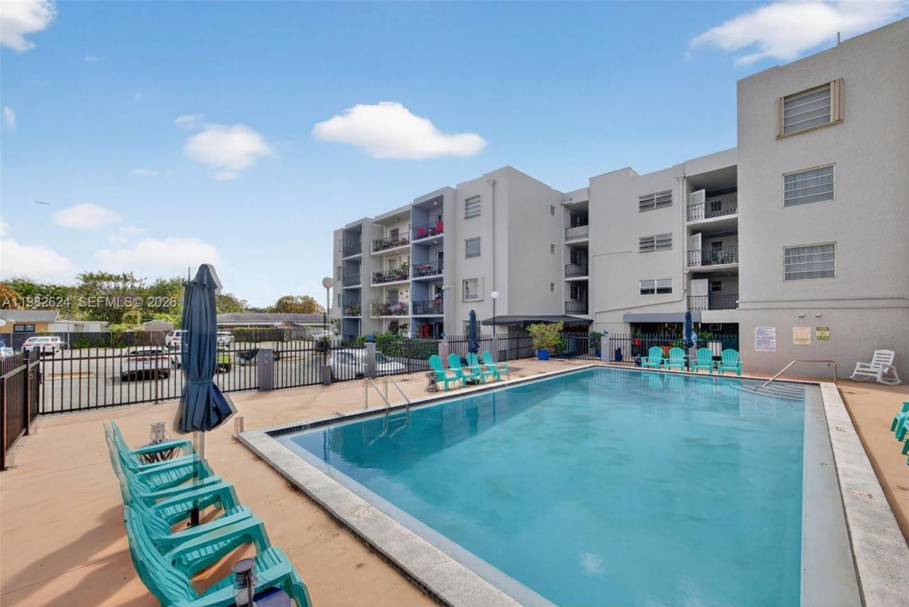 3181 SW 13th St , Unit 416, Miami, FL 33145 Photo