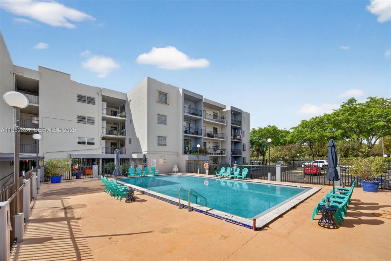 3181 SW 13th St , Unit 416, Miami, FL 33145 Photo