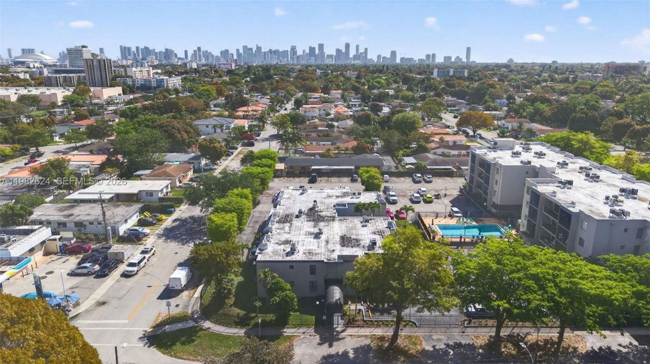 3181 SW 13th St , Unit 416, Miami, FL 33145 Photo