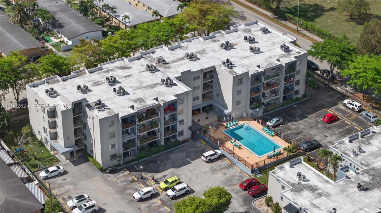 3181 SW 13th St , Unit 416, Miami, FL 33145 Photo