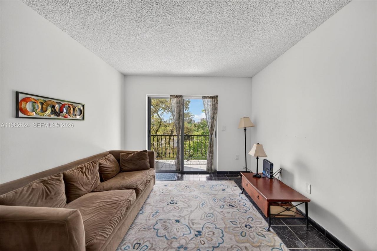 3181 SW 13th St , Unit 416, Miami, FL 33145 Photo