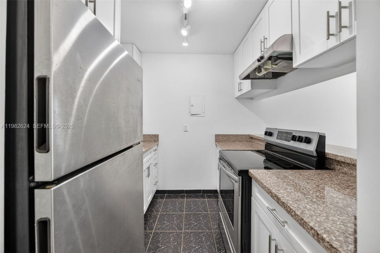 3181 SW 13th St , Unit 416, Miami, FL 33145 Photo