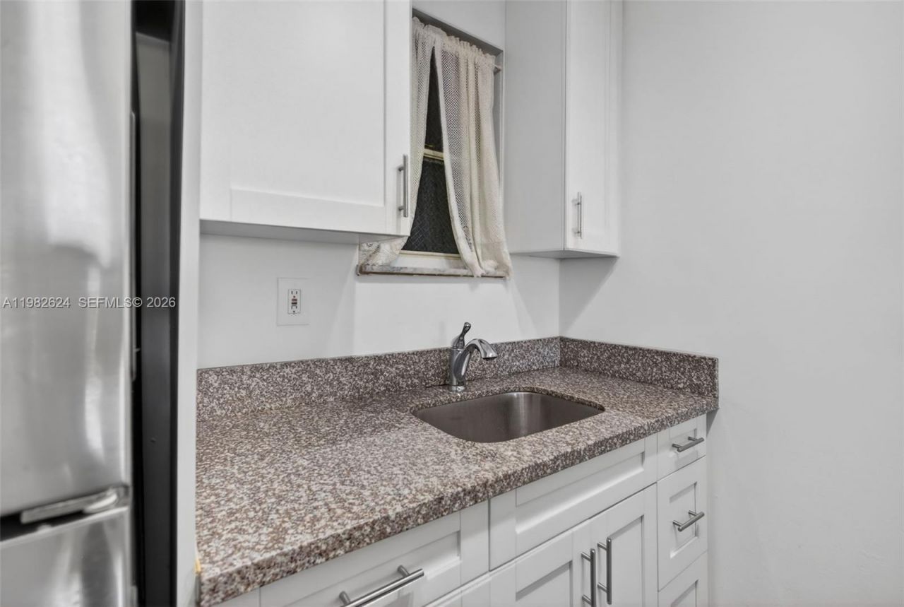 3181 SW 13th St , Unit 416, Miami, FL 33145 Photo