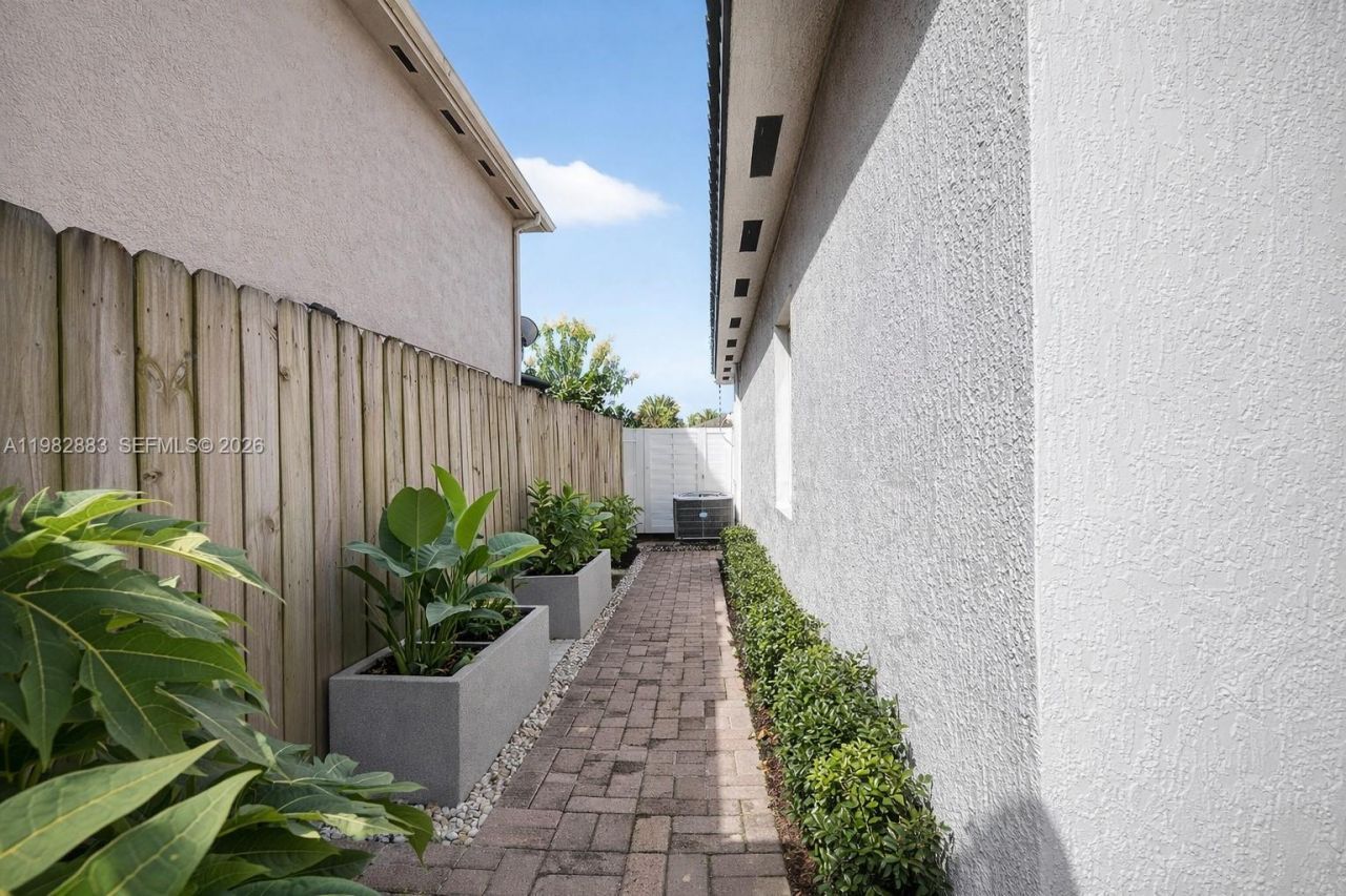 22547 SW 102nd Path, Cutler Bay, FL 33190 Photo