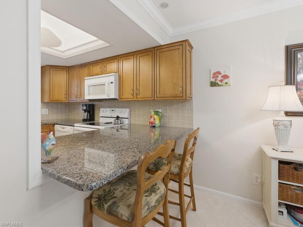 351 Charlemagne Blvd, Unit B208, Naples, FL 34112 Photo