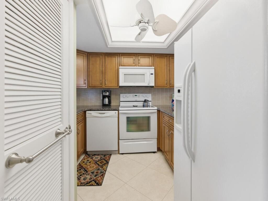351 Charlemagne Blvd, Unit B208, Naples, FL 34112 Photo