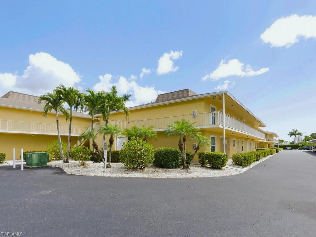 351 Charlemagne Blvd, Unit B208, Naples, FL 34112 Photo