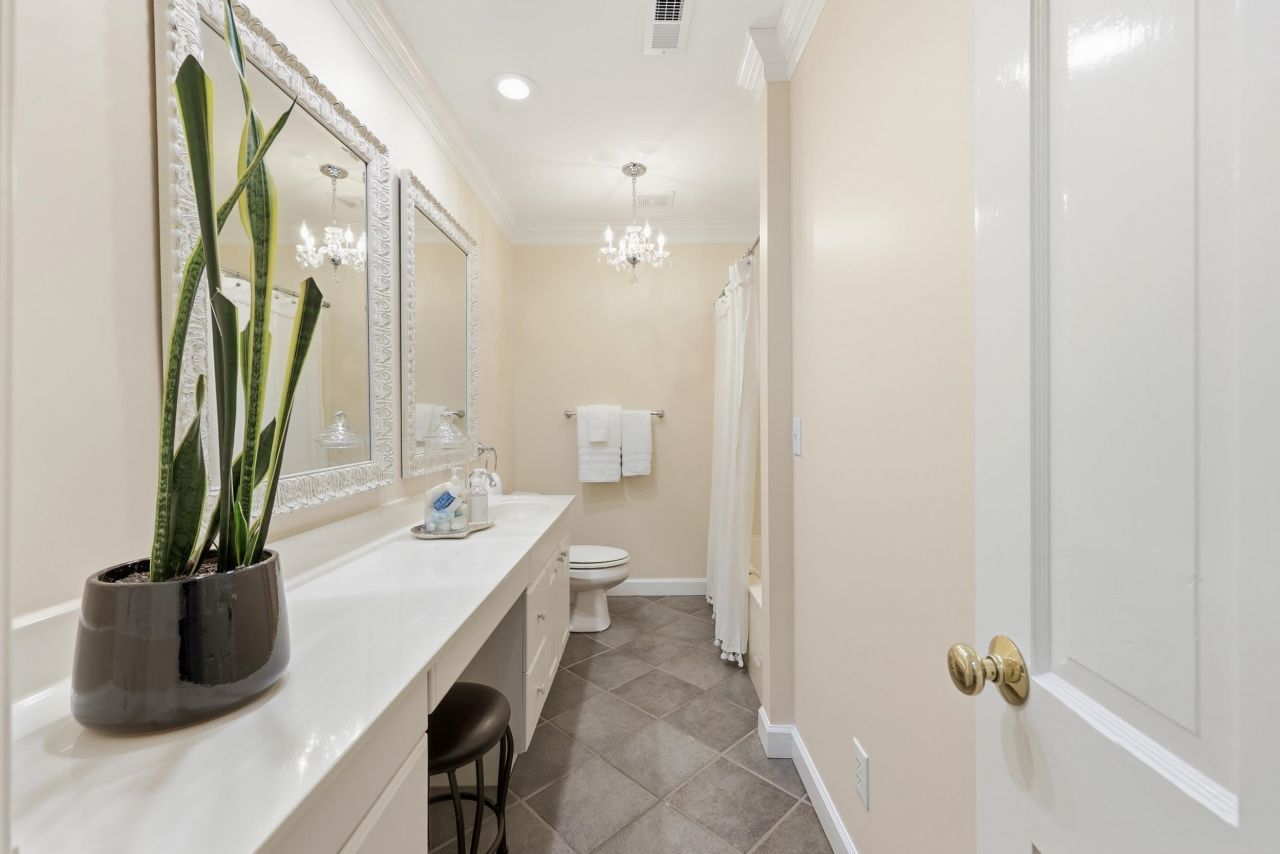 429 Fox Bay Rd.  Photo 40