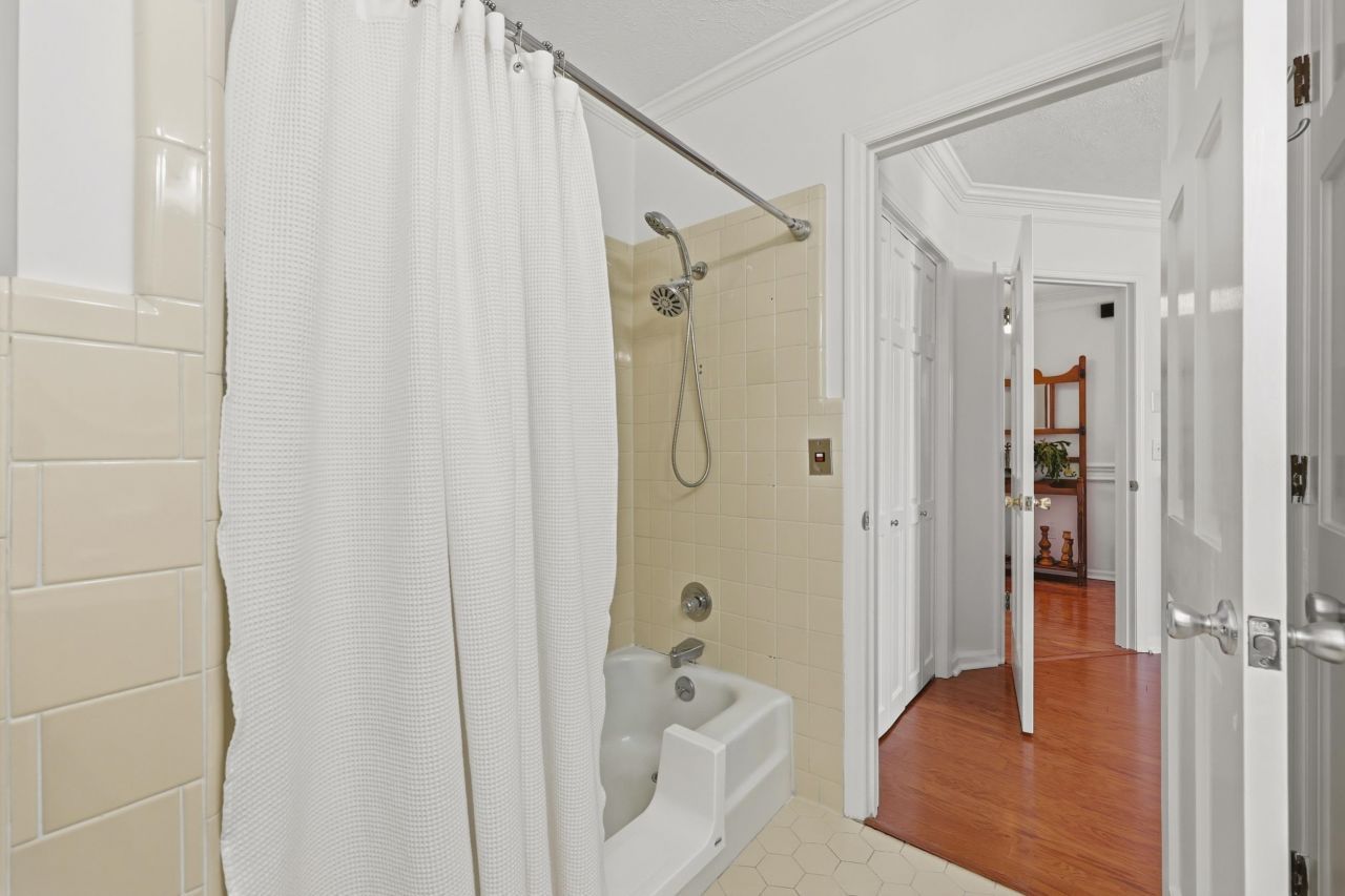 429 Fox Bay Rd.  Photo 44