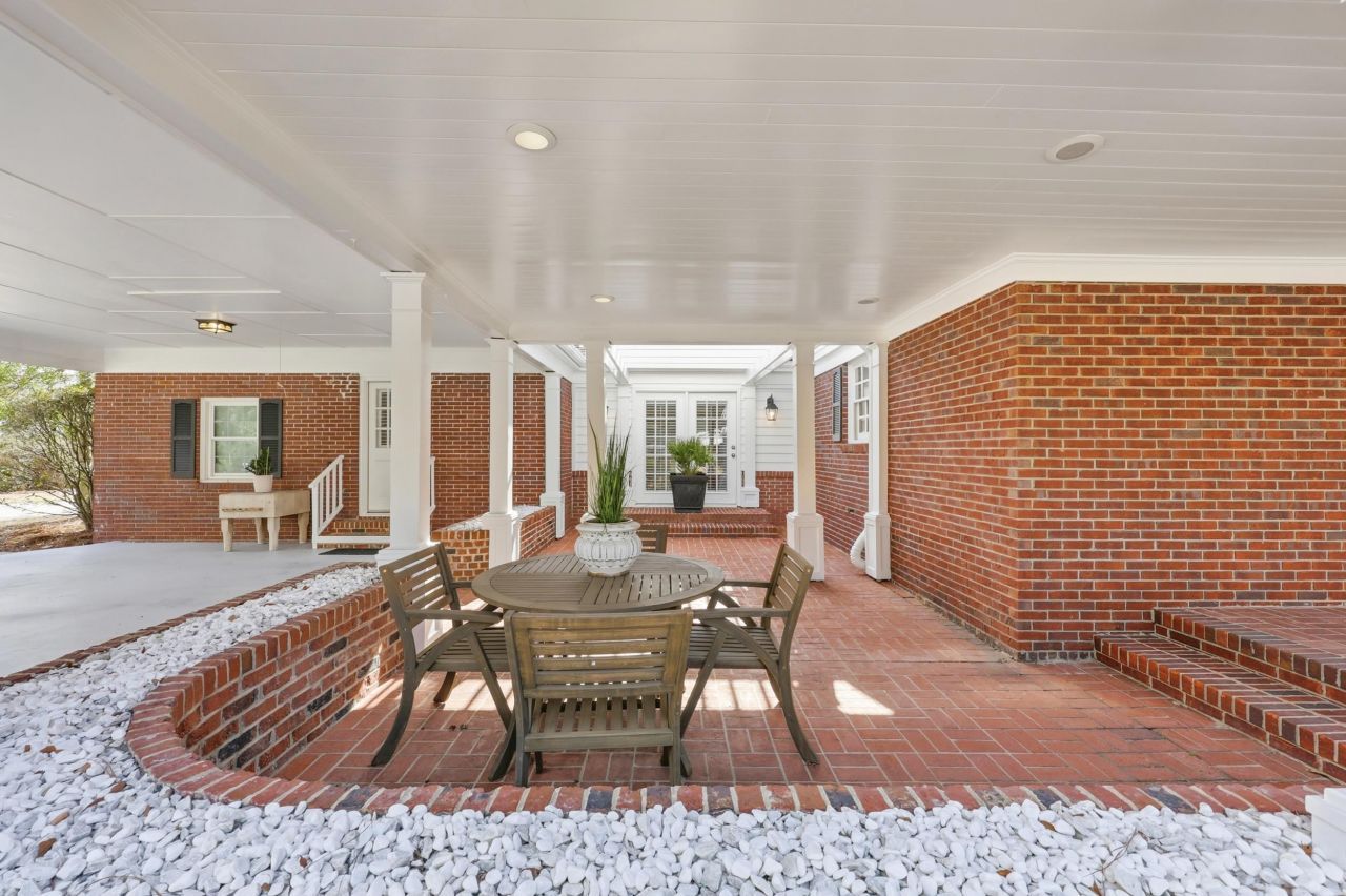 429 Fox Bay Rd.  Photo 58