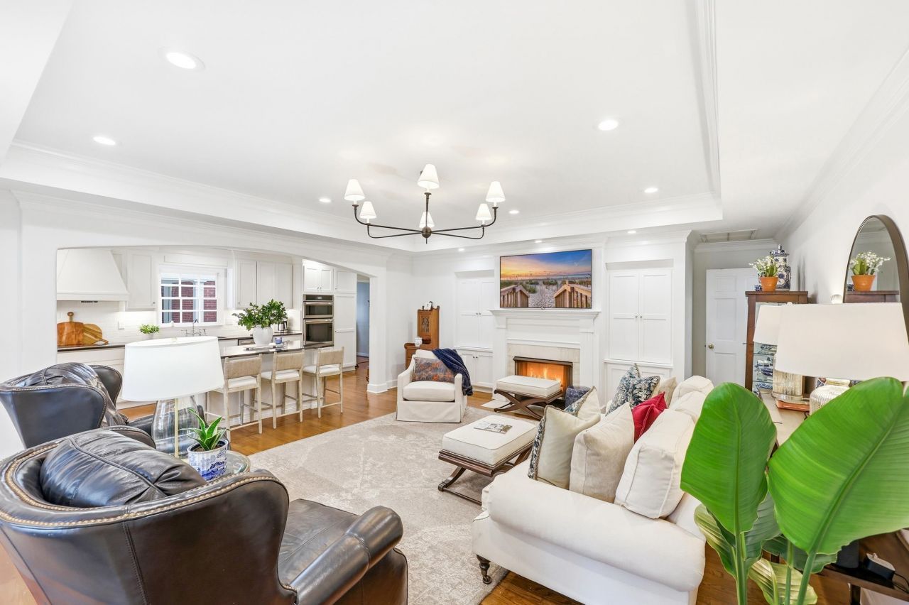 429 Fox Bay Rd.  Photo 8