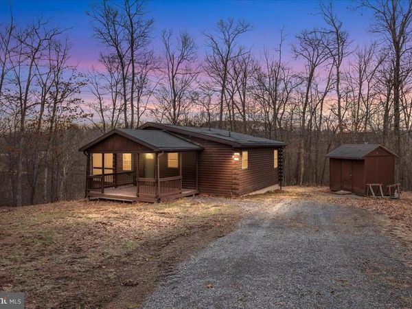 179 PERSIMMON TREE LANE, HEDGESVILLE, WV 25427