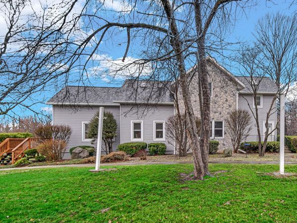 2992 N Tiffany Drive , La Porte, IN 46350