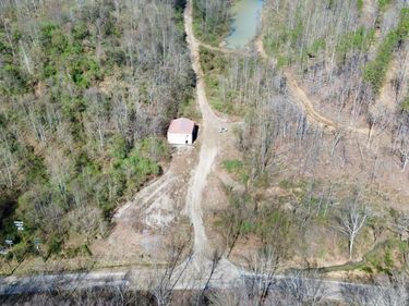 2214A State Highway 2033 , Louisa, KY 41230