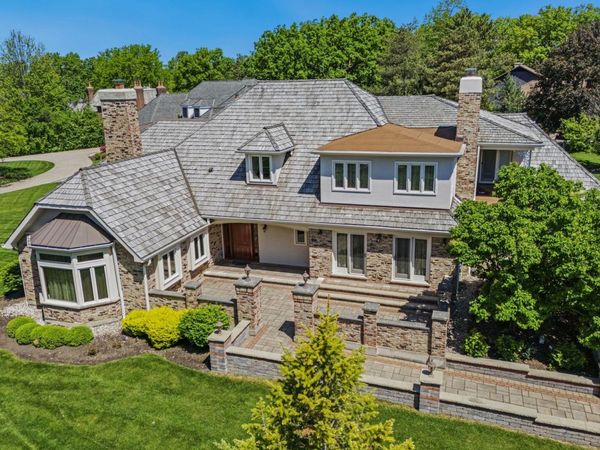 719 Midwest Club Parkway, Oak Brook, IL 60523