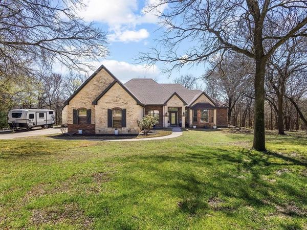 107 Falls Creek Lane, Gunter, TX 75058