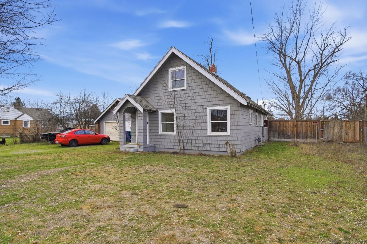 7505 N Regal St primary photo