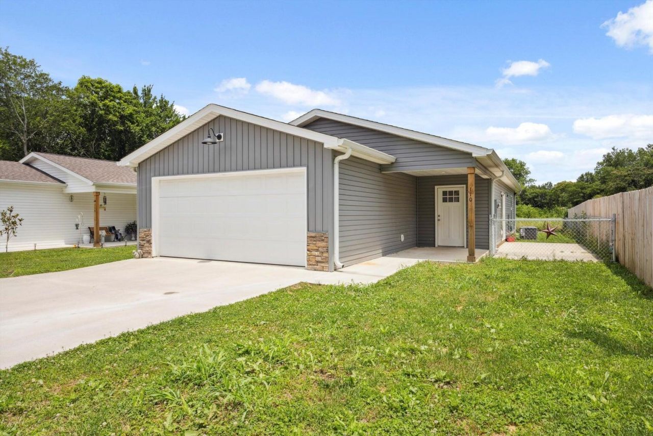 110 Cleveland Avenue, Pikeville, TN 37367 Main Photo