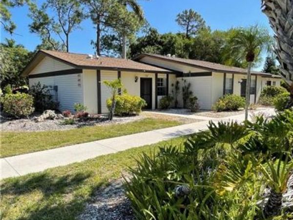 1095 Pine Isle LN, Unit 1095, NAPLES, FL 34112