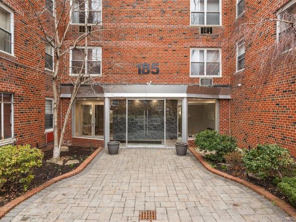 185 South Midddle Neck Road , Unit 1P, Great Neck, NY 11021