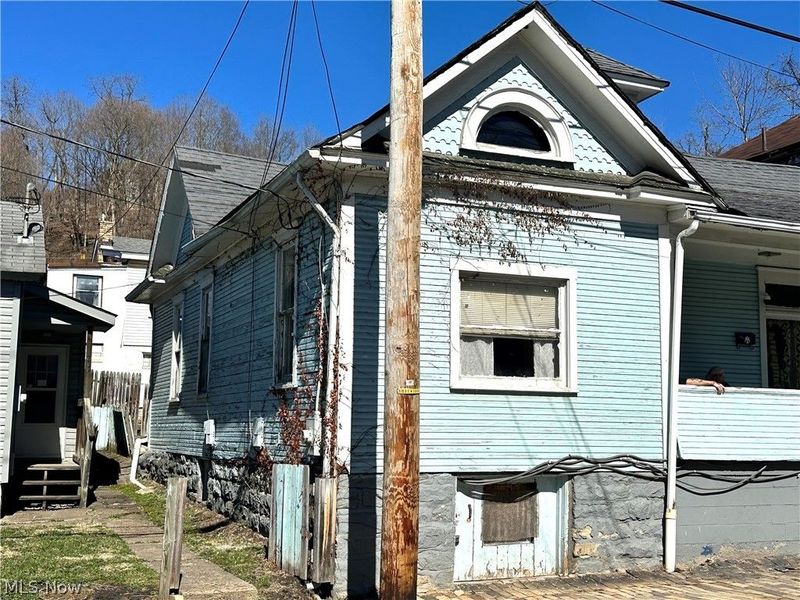 233 W Ninth Street, Unit 2, East Liverpool, OH 43920 Photo 2