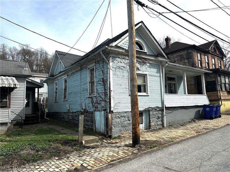 233 W Ninth Street, Unit 2, East Liverpool, OH 43920 Photo 3