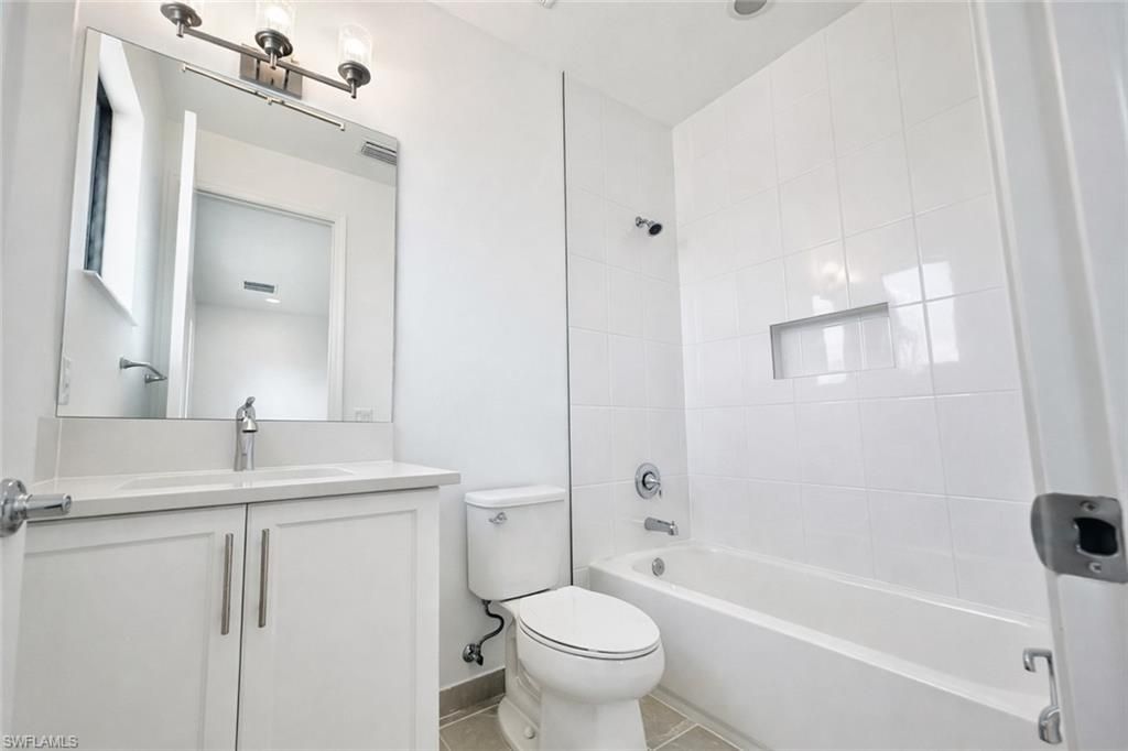 12770 Woodbury Dr, Estero, FL 33928 Photo