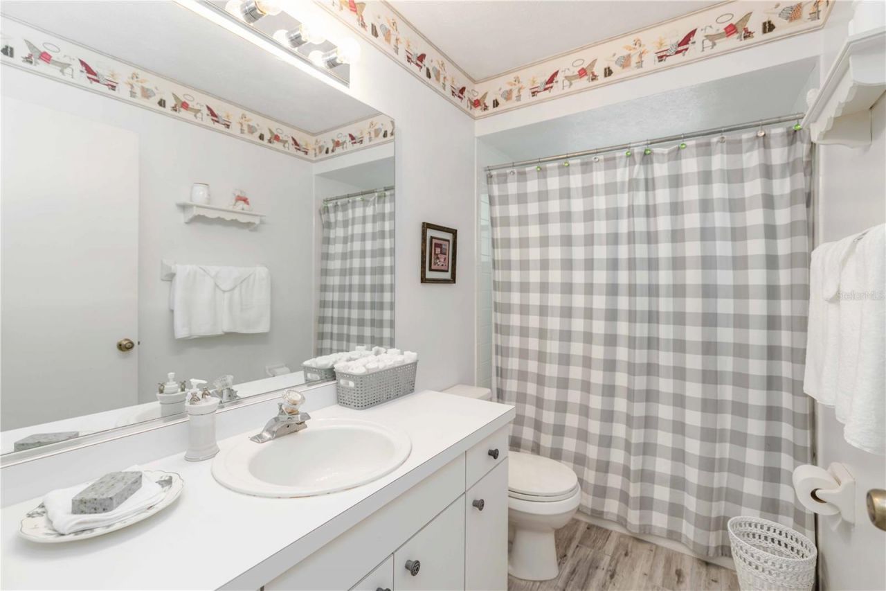 4524 28th Avenue Drive E, Bradenton, FL 34208 Photo